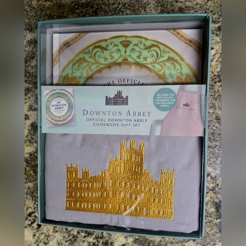 New The Official Downton Abbey Cookbook Gift Box Set (book & apron)by Annie Gray